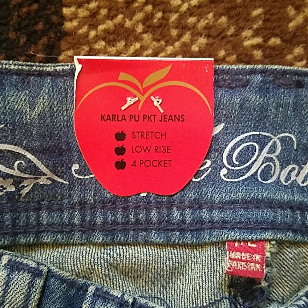 APPLE BOTTOMS CAPRI'S - Picture 6 of 8